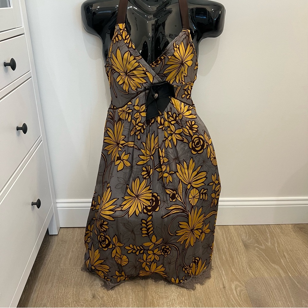 Hanni Y Designer 100% silk Elegant Floral Midi Dress in Yellow, Gray and Brown